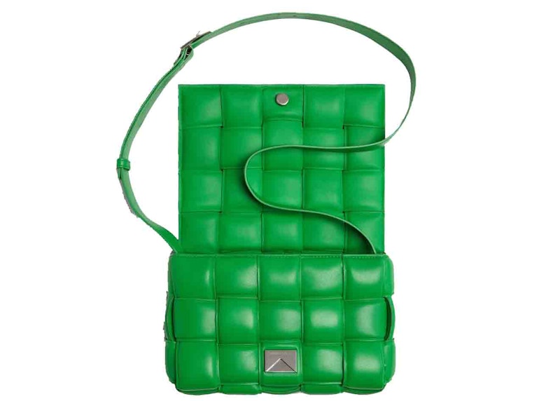 Lookbook ボッテガ・ヴェネタ パデッドカセット パラキート
