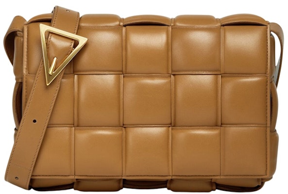 葆蝶家垫绗编织卡带斜挎包焦糖色 Buy 葆蝶家垫绗编织卡带斜挎包焦糖色