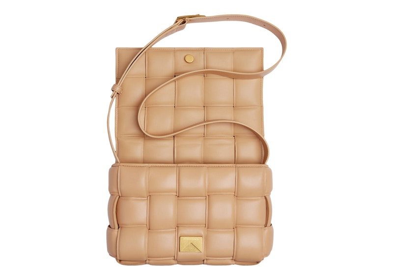 Order ボッテガ・ヴェネタ パデッドイントレッチョカセットクロスボディバッグ アーモンド