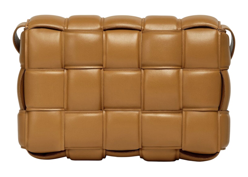 Lookbook Bottega Veneta 增厚編織卡帶斜挎包 - 焦糖色