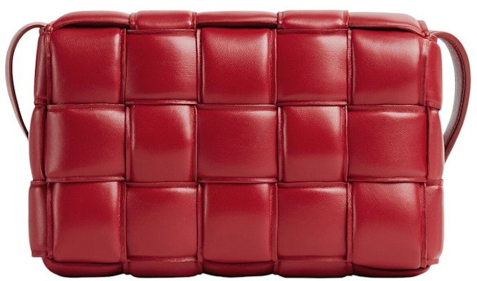 Bottega Veneta Padded Intreccio Cassette Beg Silang Badan Epal Candy Lookbook Bottega Veneta Padded Intreccio Cassette Beg Silang Badan Epal Candy