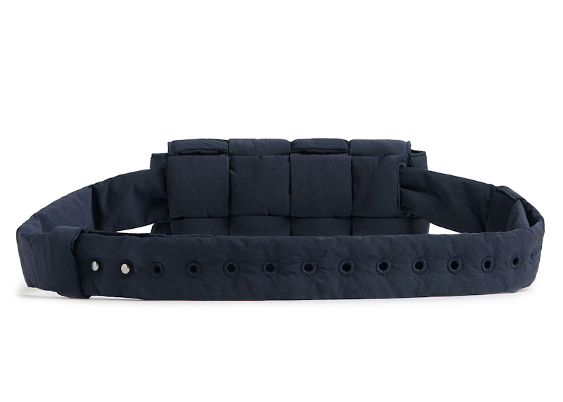 Order ボッテガ・ヴェネタ パデッド テックカセット ベルトバッグ ミニスペース