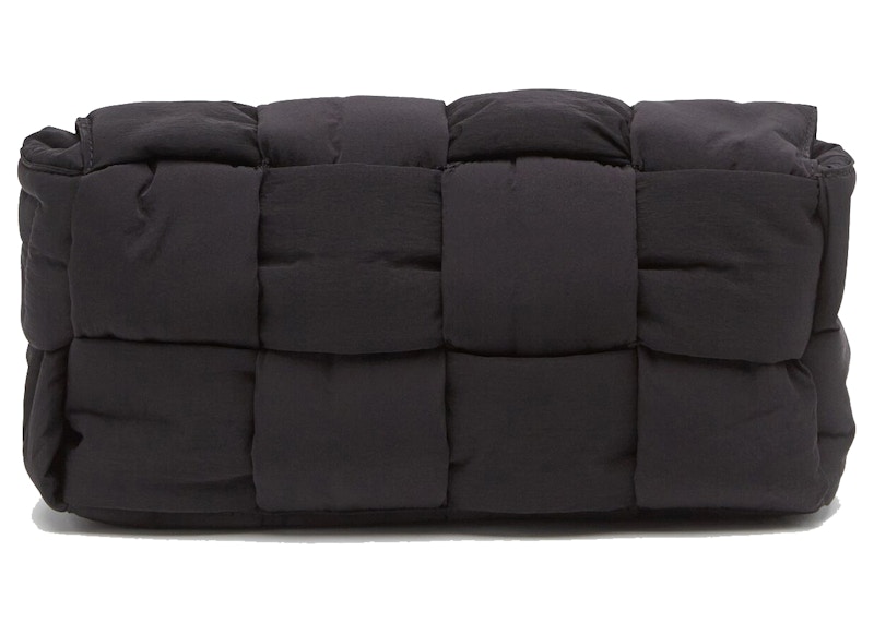 Order Bottega Veneta Tech Cassette Acolchado Negro