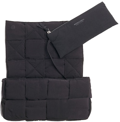 Bottega Veneta Padded Tech Cassette Hitam Lookbook Bottega Veneta Padded Tech Cassette Hitam