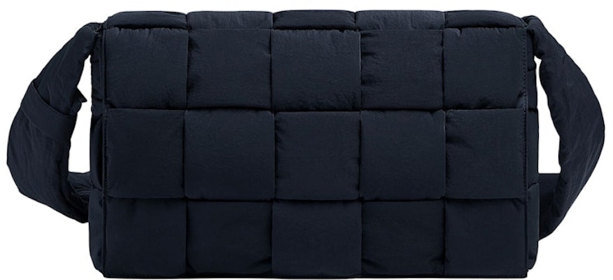 Bottega Veneta Beg Bahu Maxi Padded Tech Cassette Buy Bottega Veneta Beg Bahu Maxi Padded Tech Cassette