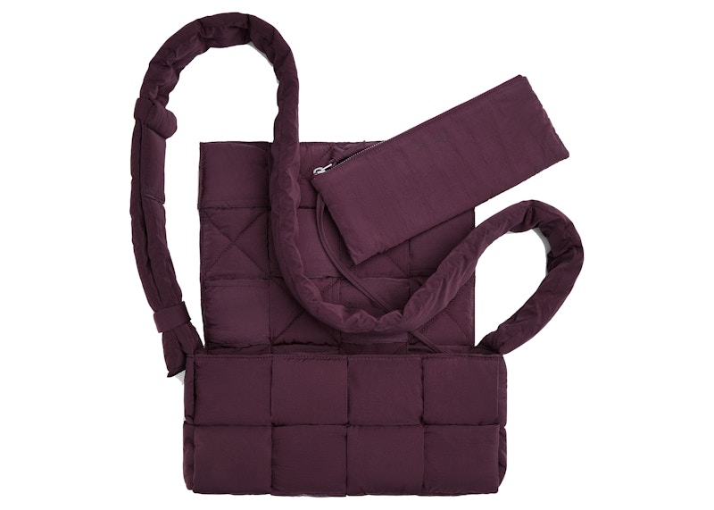 Lookbook ボッテガ・ヴェネタ パデッドテック カセット (Bottega Veneta Padded Tech Cassette)
