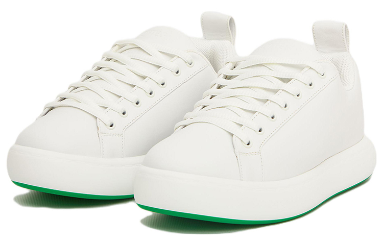 Lookbook Bottega Veneta葆蝶家 PILLOW 牛皮 時尚板鞋 男款 白色