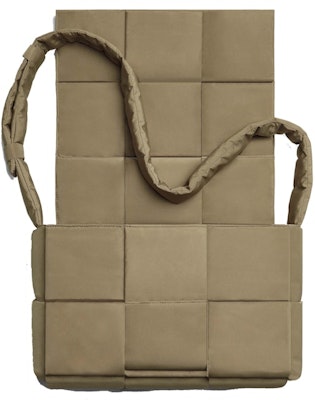 ボッテガ・ヴェネタ ピローカセット トープ
Lookbook ボッテガ・ヴェネタ ピローカセット トープ