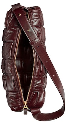 보테가 베네타 플리세 인트레치오 카세트 브릭 숄더백 바롤로
Lookbook 보테가 베네타 플리세 인트레치오 카세트 브릭 숄더백 바롤로