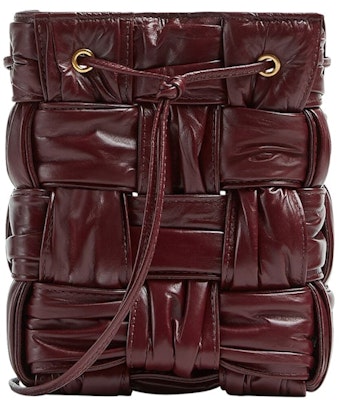 보테가 베네타 플리세 인트레치오 카세트 미니 버킷백 (바롤로)
Order 보테가 베네타 플리세 인트레치오 카세트 미니 버킷백 (바롤로)