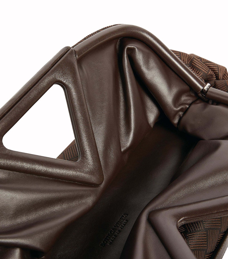 Lookbook Bottega Veneta Beg Tangan 2 Gaya "Point Triangle Handle" Fondant