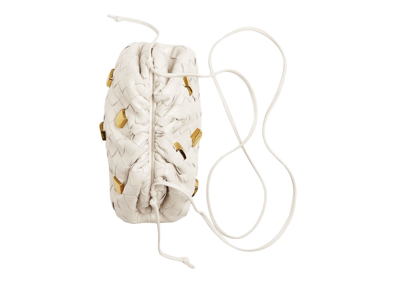 Lookbook 葆蝶家 小号金属装饰粉笔色手拿包