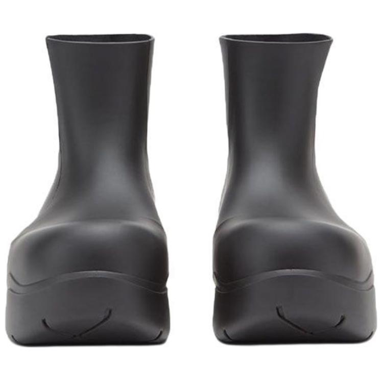 Purchase 葆蝶家 Bottega Veneta Puddle 经典男款黑色橡胶短靴