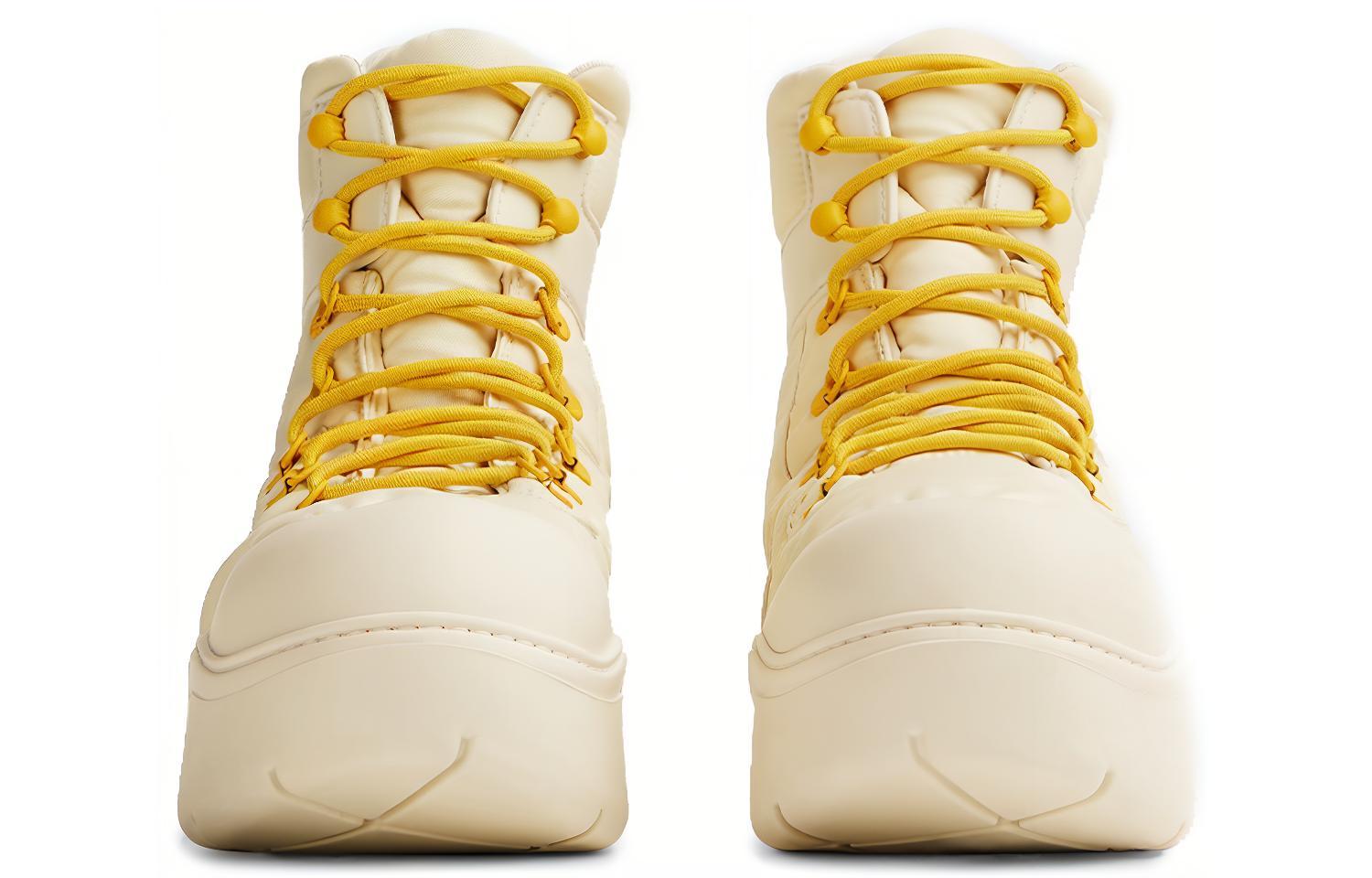 Lookbook Bottega Veneta 葆蝶家 科技布料系帶工裝短靴 白色