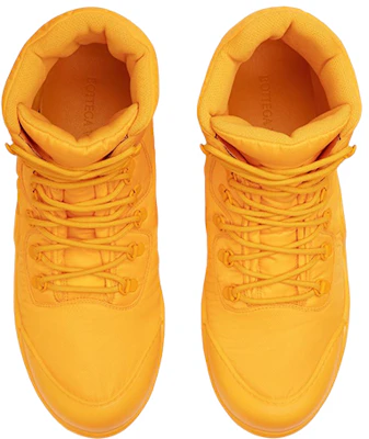 ボッテガヴェネタ パドルボンバー「タンジェリン」 667064VBSD77593 Order ボッテガヴェネタ パドルボンバー「タンジェリン」 667064VBSD77593