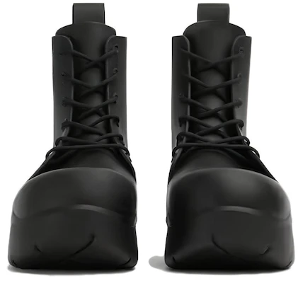 葆蝶家黑色时尚带橡胶切尔西靴 716201V00P01000 Shop 葆蝶家黑色时尚带橡胶切尔西靴 716201V00P01000