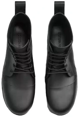 葆蝶家黑色时尚带橡胶切尔西靴 716201V00P01000 Purchase 葆蝶家黑色时尚带橡胶切尔西靴 716201V00P01000