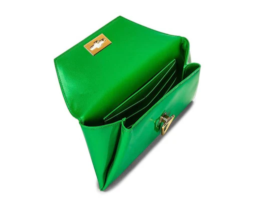 보테가 베네타 스몰 포인트 잠금 클러치 백 (그린)
Order 보테가 베네타 스몰 포인트 잠금 클러치 백 (그린)