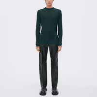 Lookbook Bottega Veneta SS23 綠色純色圓領毛衣 720826V2DP03061