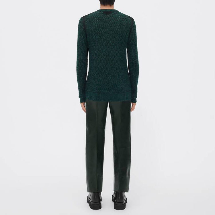 Shop 보테가 베네타 SS23 그린 솔리드 컬러 크루넥 스웨터. 720826V2DP03061