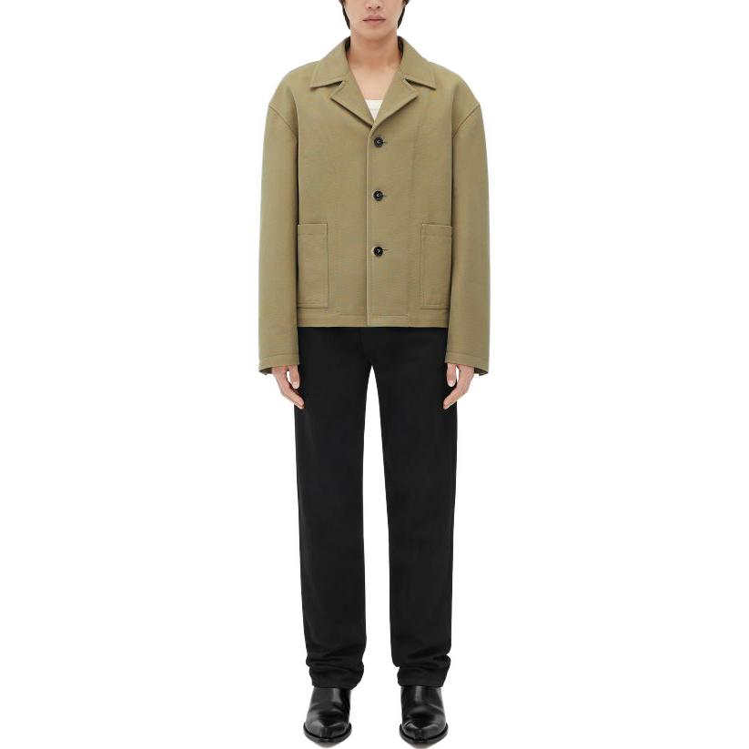 Lookbook Bottega Veneta SS23 Chaqueta Gris de un Solo Botón con Cuello Clásico. 735900V2KT02324