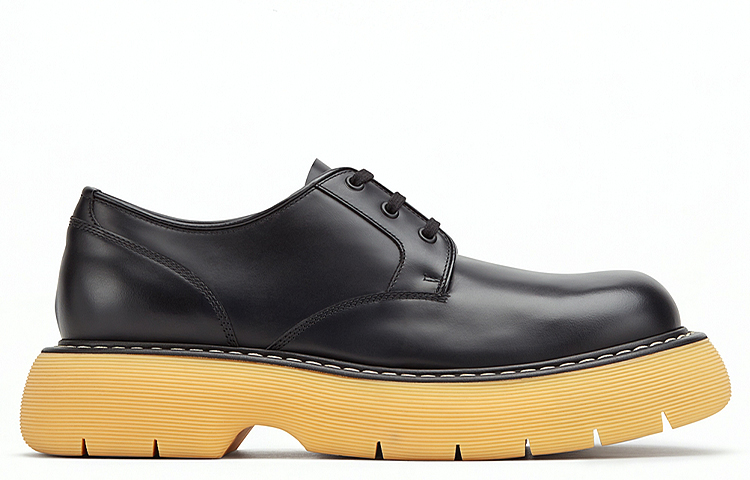Lookbook Bottega Veneta 葆蝶家 BV The Bounce 馬丁靴 黑色