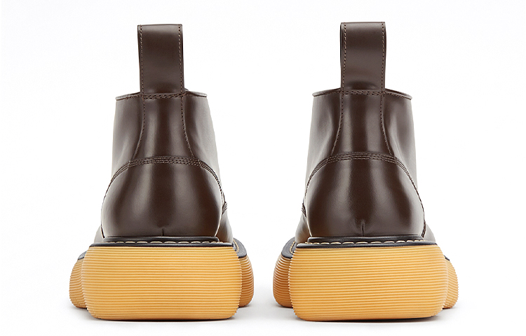 Purchase 보테가 베네타 스웰 레이스업 앵클 부츠 '에보니' 651256V00H02062