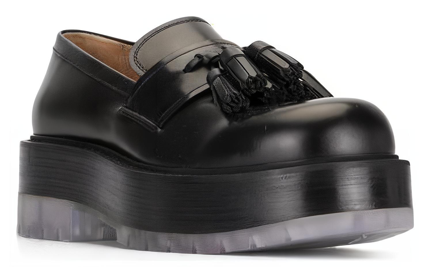Shop Bottega Veneta Mocasín Plataforma de Cuero con Flecos 'Negro'. 632509VBS301000