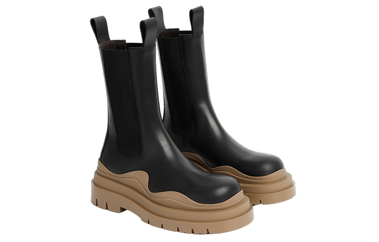 Order 葆蝶家 黑色黄麻厚底靴 630284-VBS50-1449