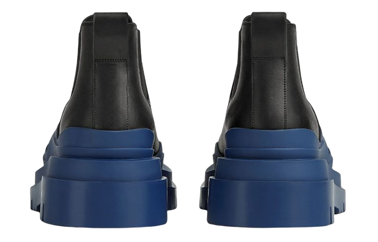 Purchase 葆蝶家Tire短靴“黑色巡游” 630281VBS501759