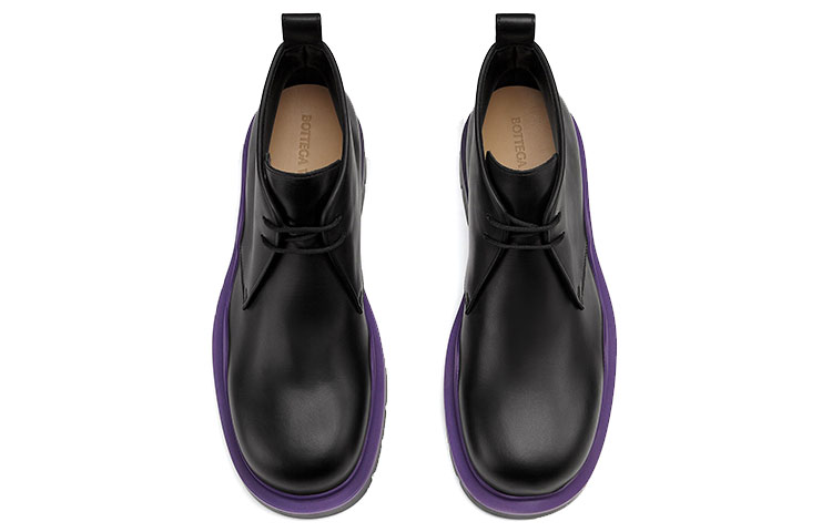 Shop ボッテガ・ヴェネタ タイヤ デザートブーツ "ブラックプラム" 667074VBS501395