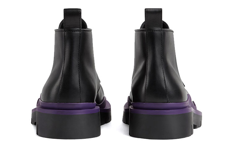 Purchase ボッテガ・ヴェネタ タイヤ デザートブーツ "ブラックプラム" 667074VBS501395