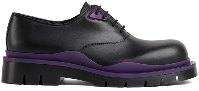 Lookbook Bottega Veneta Tire Lacets ''Noir Prune'' 667073VBS501395