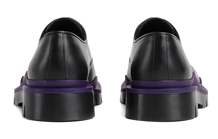 Purchase Bottega Veneta Tire Lace-Up 'Hitam Plum' 667073VBS501395