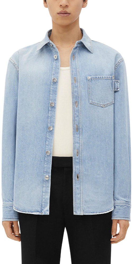 bottega-veneta-washed-denim-button-up-shirt-light-blue-ss-23-754703-v2-zc-04946