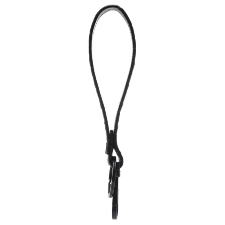 Lookbook Bottega Veneta 男士黑色編織設計鑰匙圈掛飾。 607492V3US2