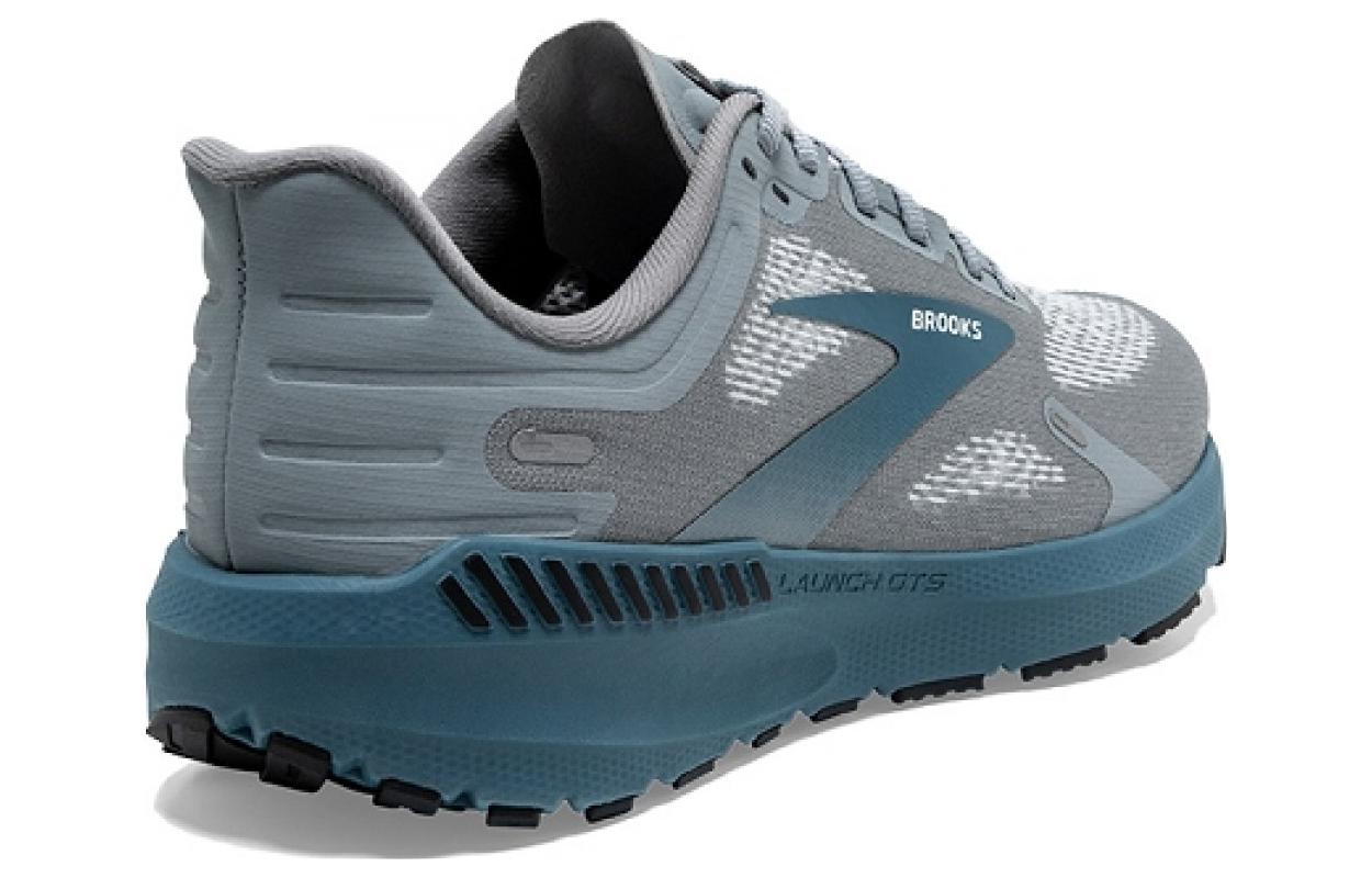 Shop Brooks Launch 9 '舒适灰' 运动鞋 1103871d-063