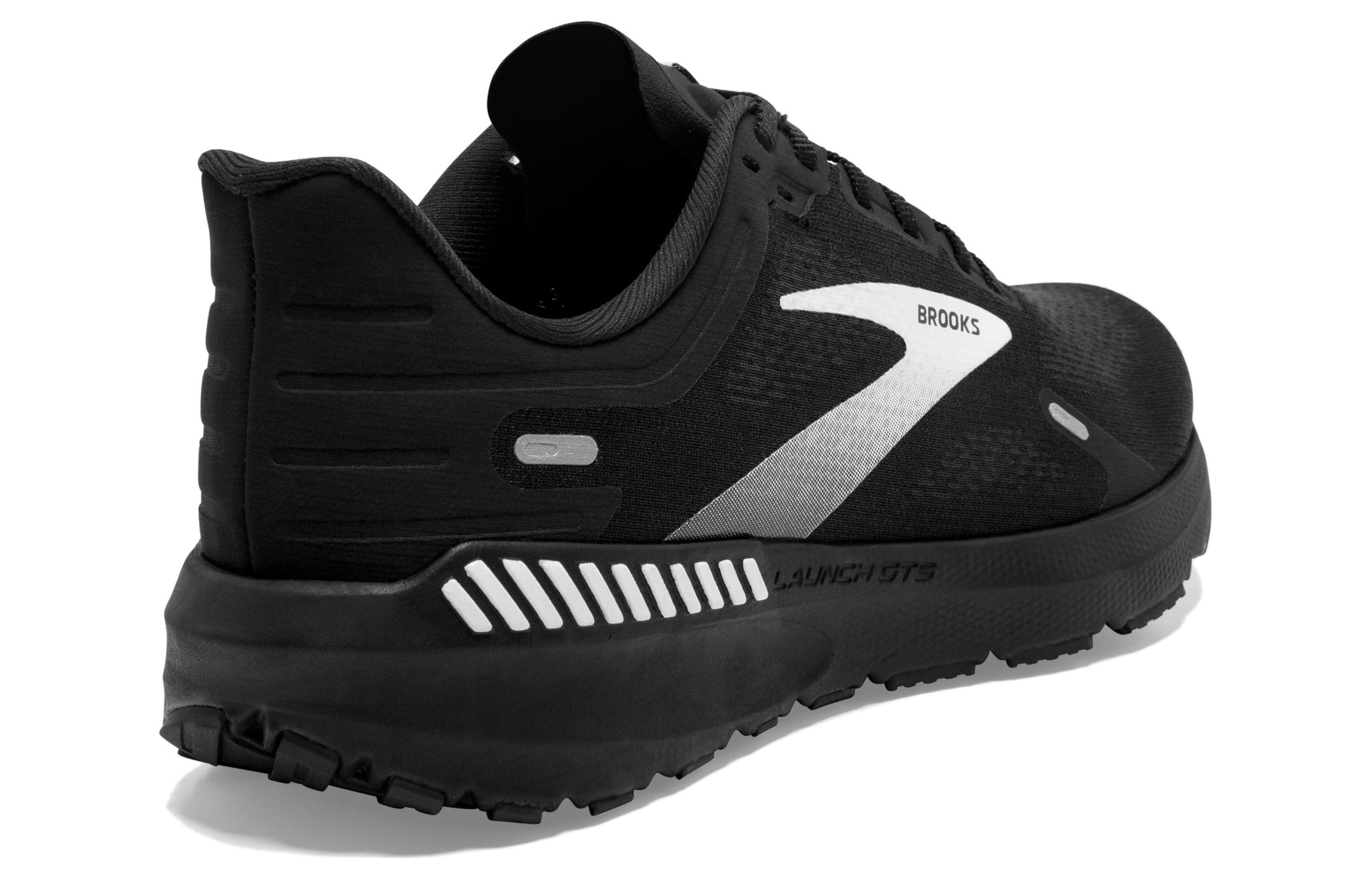 Shop Brooks Launch 9 "多功能舒适 黑色" 1103871D-048