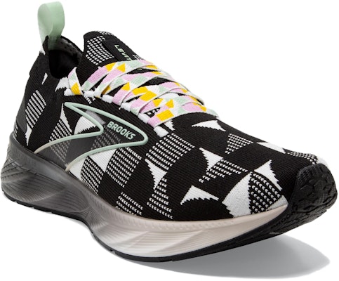 Brooks Levitate StealthFit 6 'Checkered - Hitam Putih' 110397-1D-053 Lookbook Brooks Levitate StealthFit 6 'Checkered - Hitam Putih' 110397-1D-053