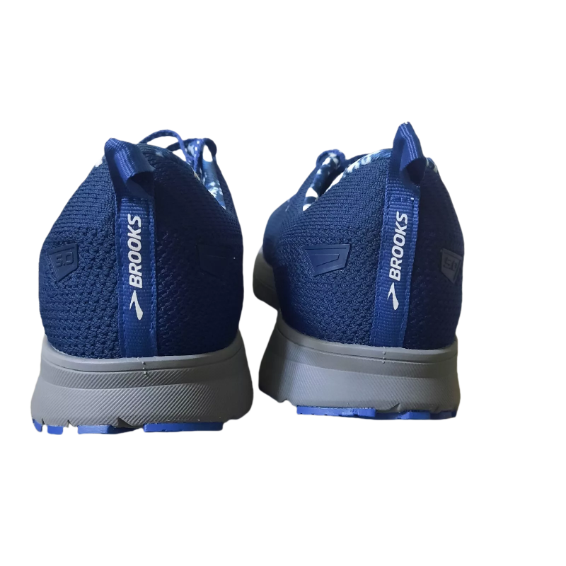 Shop ブルックス Revel 5 「ブルー マーブル」 110374-1D-403