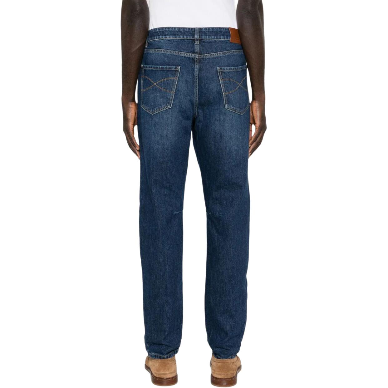 Shop Brunello Cucinelli 刺繡標誌靛藍色修身直筒牛仔褲 M241PX1290-C1468