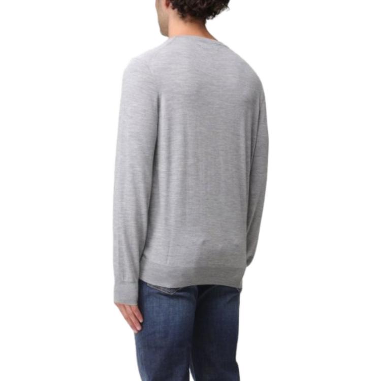 Shop Brunello Cucinelli 灰色純色圓領長袖針織毛衣 M2400100-CZ621