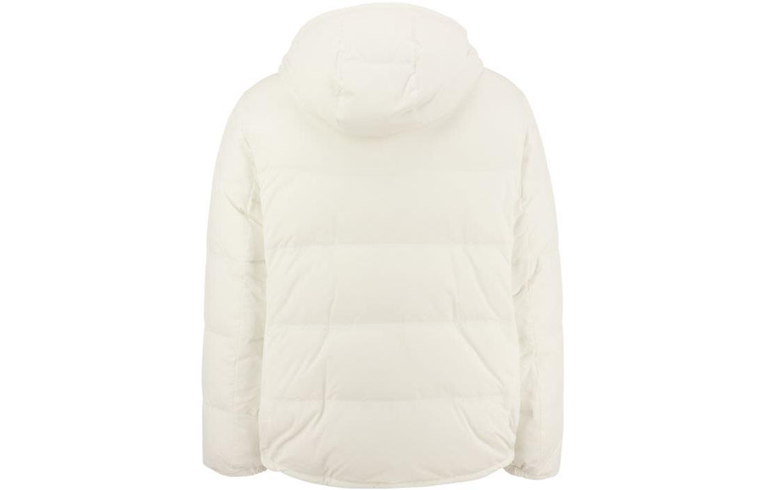 Lookbook Brunello Cucinelli 白色純色拉鍊連帽外套。 MM4031944CIW06