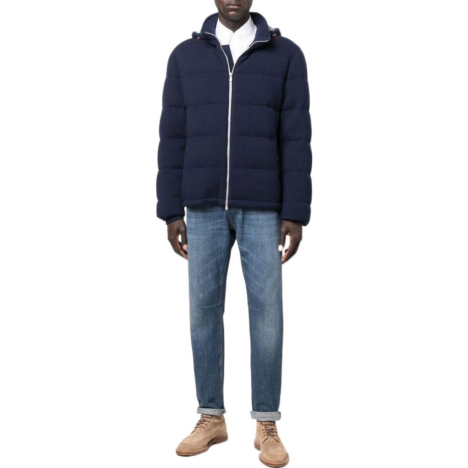 Lookbook 布內洛·庫奇內利 FW22 海軍藍可拆帽羽絨外套. M221P209CTV87