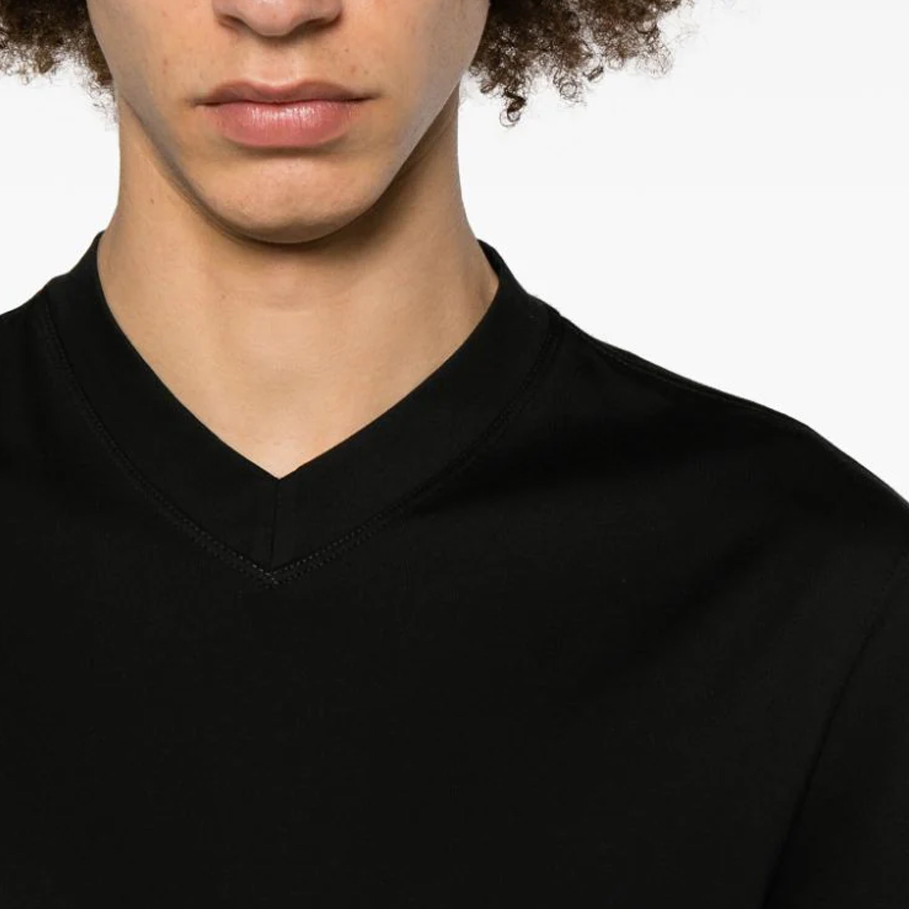 Sizing Brunello Cucinelli FW23 Baju Hitam Longgar Leher-V Lengan Pendek M0B131344-C101