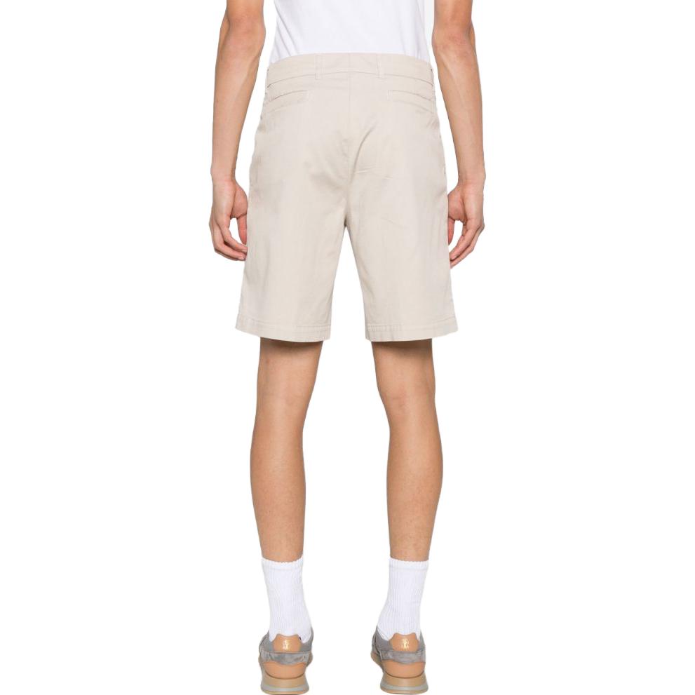 Shop Brunello Cucinelli FW23 褶皺直筒短褲 淺米色休閒款式。 M289LU0010-C6233