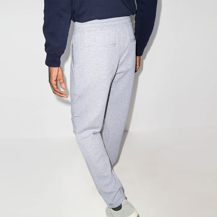 Shop Brunello Cucinelli 2023春夏男士灰色抽绳针织锥形休闲裤 M0T353353G-C9300