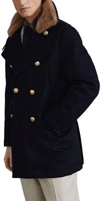 Brunello Cucinelli SS24 Mantel Biru Navy Double-Breasted dengan Kerah Bulu. MM4006341-CUS09 Lookbook Brunello Cucinelli SS24 Mantel Biru Navy Double-Breasted dengan Kerah Bulu. MM4006341-CUS09