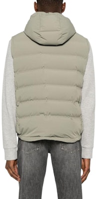 브루넬로 쿠치넬리 SS24 올리브 그린 슬리브리스 후드 탈착 다운 베스트 MM4911995-CUX55 Lookbook 브루넬로 쿠치넬리 SS24 올리브 그린 슬리브리스 후드 탈착 다운 베스트 MM4911995-CUX55