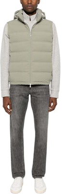 브루넬로 쿠치넬리 SS24 올리브 그린 슬리브리스 후드 탈착 다운 베스트 MM4911995-CUX55 Purchase 브루넬로 쿠치넬리 SS24 올리브 그린 슬리브리스 후드 탈착 다운 베스트 MM4911995-CUX55